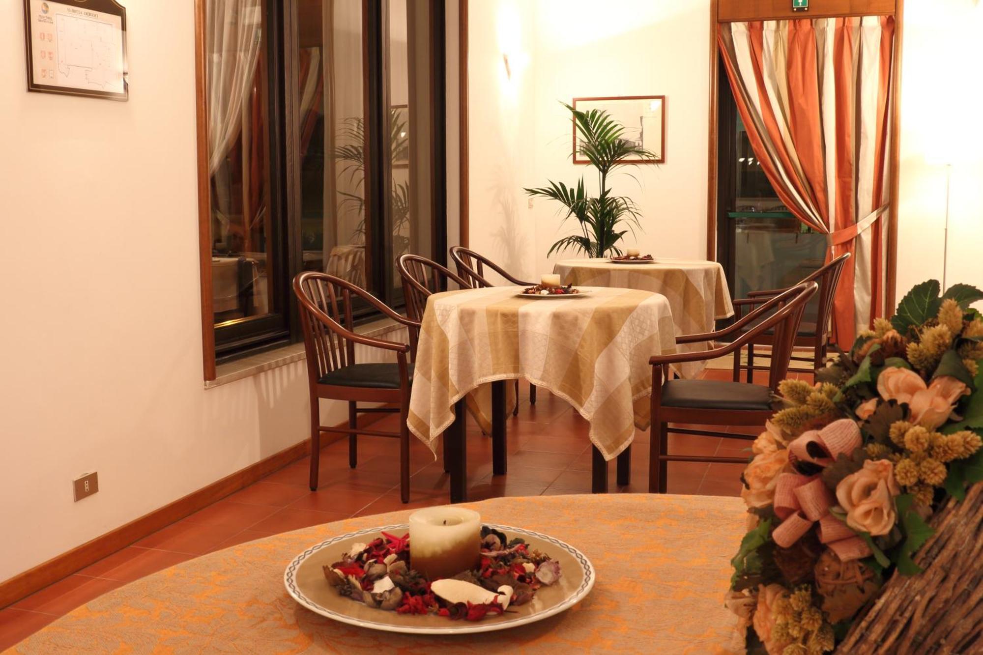 Hotel Astoria Pineto Luaran gambar