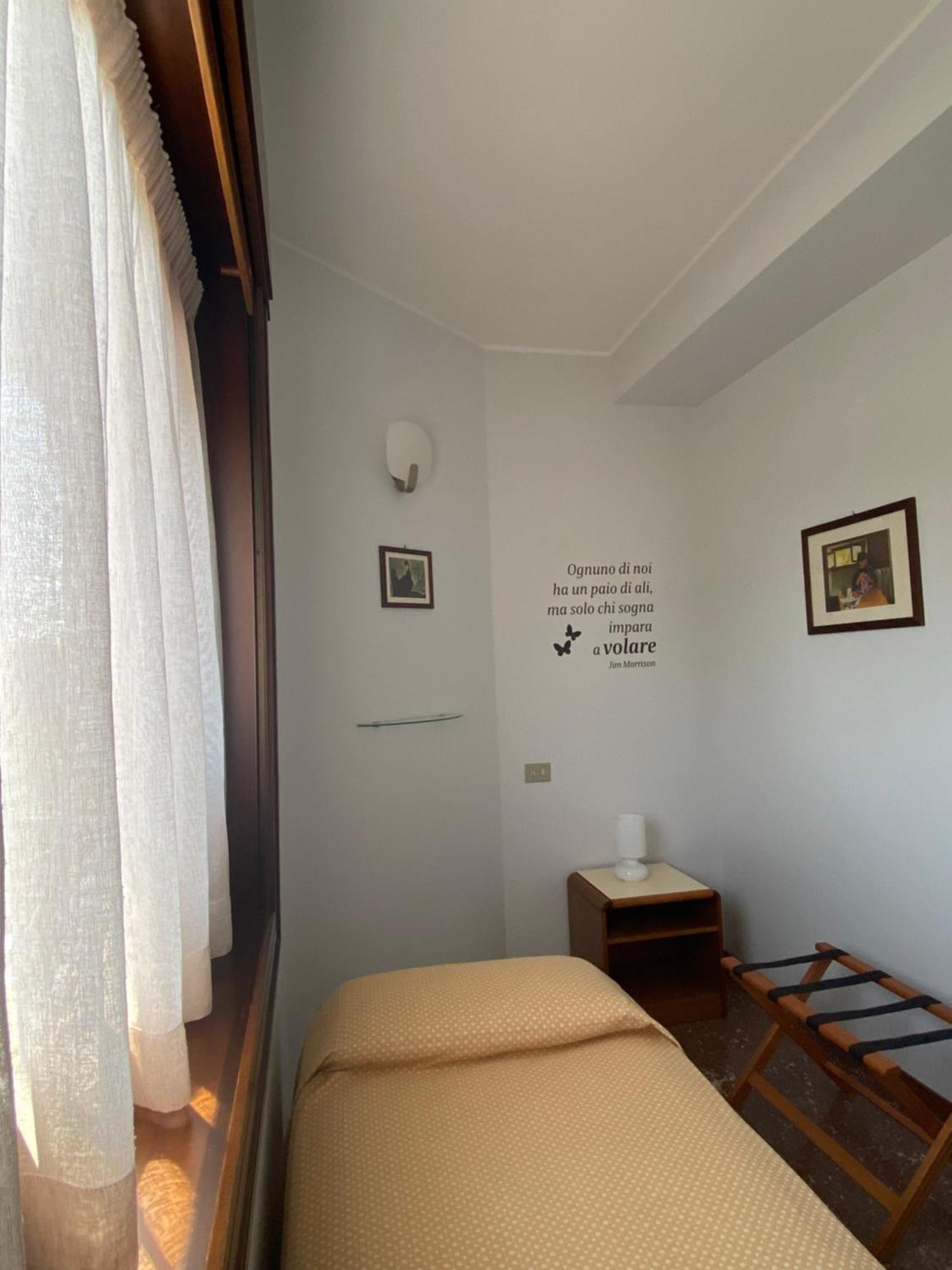 Hotel Astoria Pineto Luaran gambar